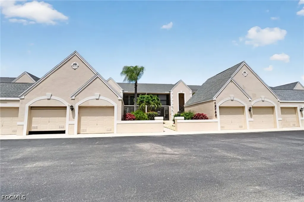 Fort Myers FL, 12130 Kelly Greens Boulevard, Unit 104