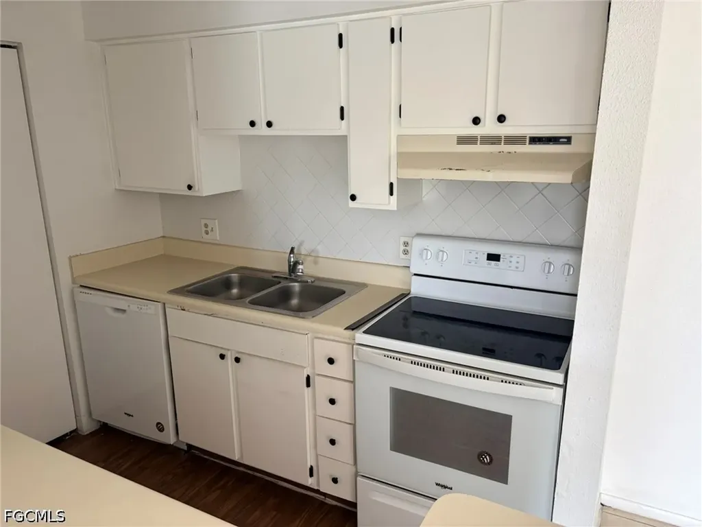2855 Winkler Avenue Fort Myers FL 33916