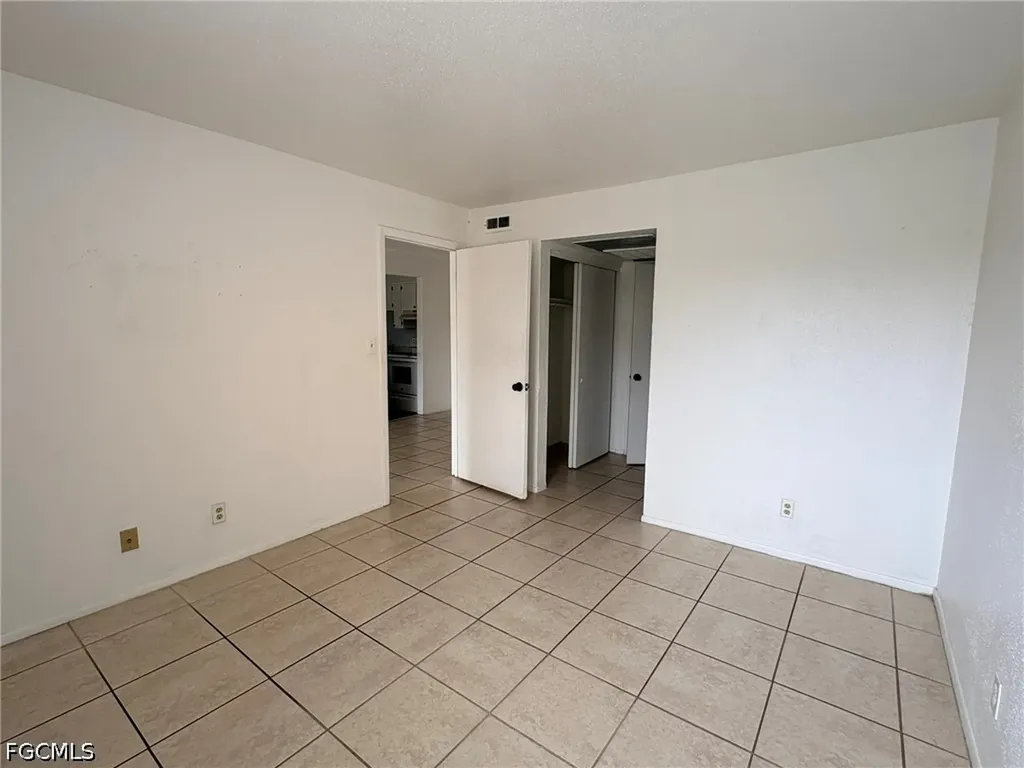 2855 Winkler Avenue Fort Myers FL 33916