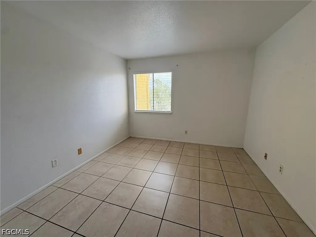 2855 Winkler Avenue Fort Myers FL 33916