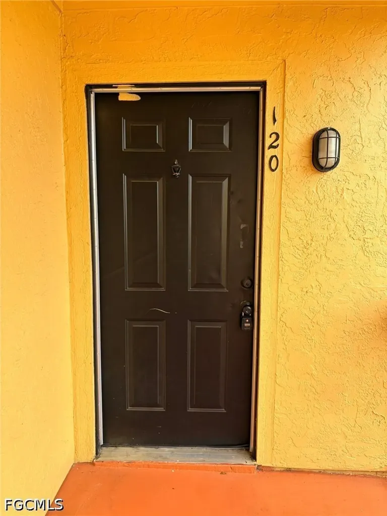 2855 Winkler Avenue Fort Myers FL 33916