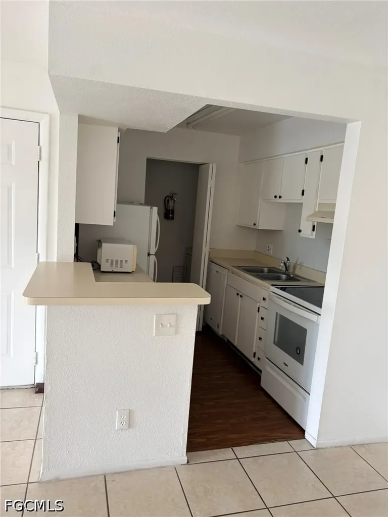 2855 Winkler Avenue Fort Myers FL 33916
