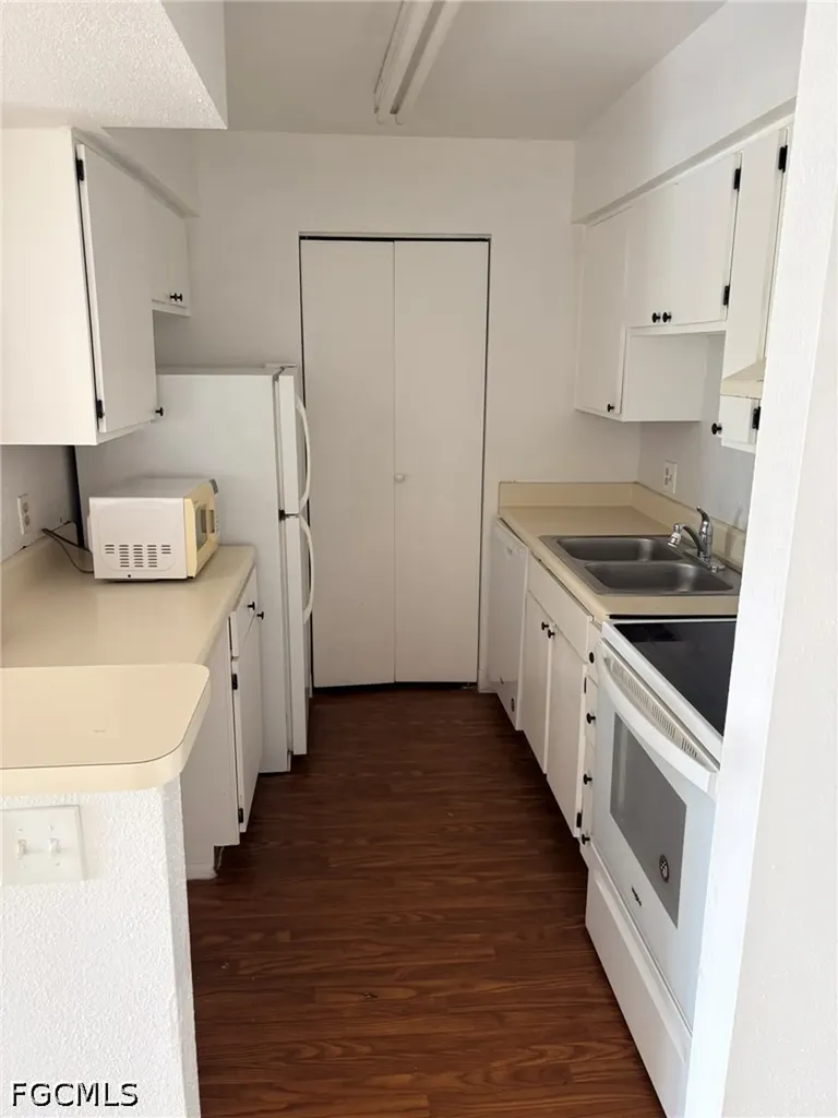 2855 Winkler Avenue Fort Myers FL 33916