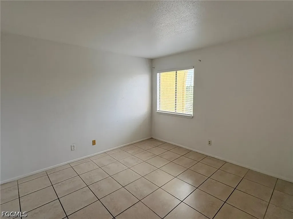 2855 Winkler Avenue Fort Myers FL 33916