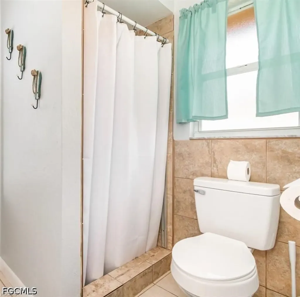 922 SE 25th Lane Cape Coral FL 33904