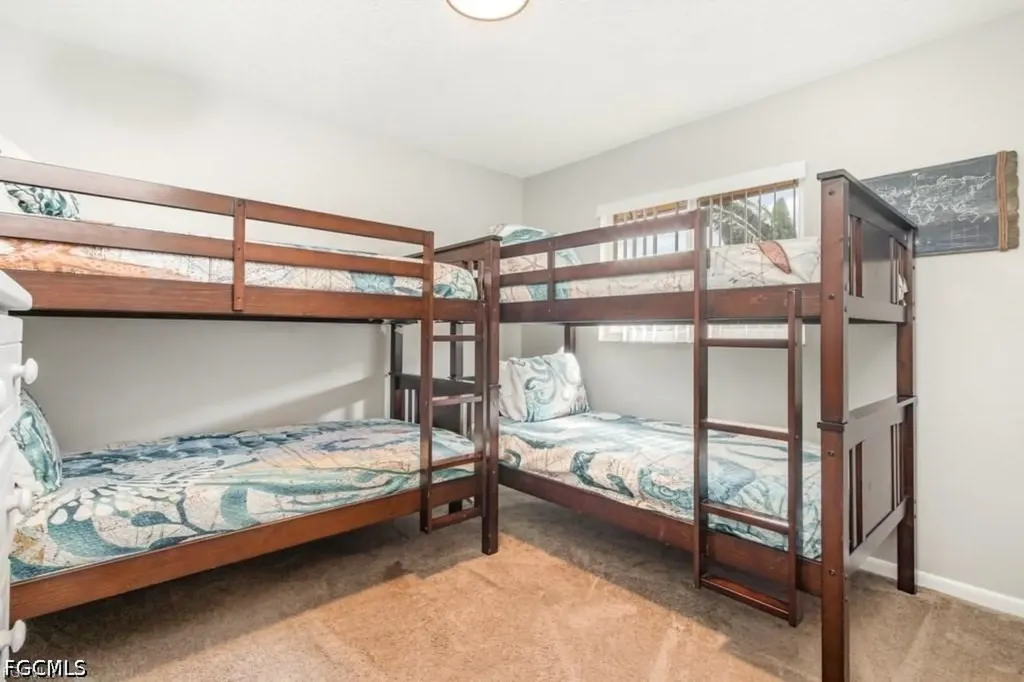 922 SE 25th Lane Cape Coral FL 33904