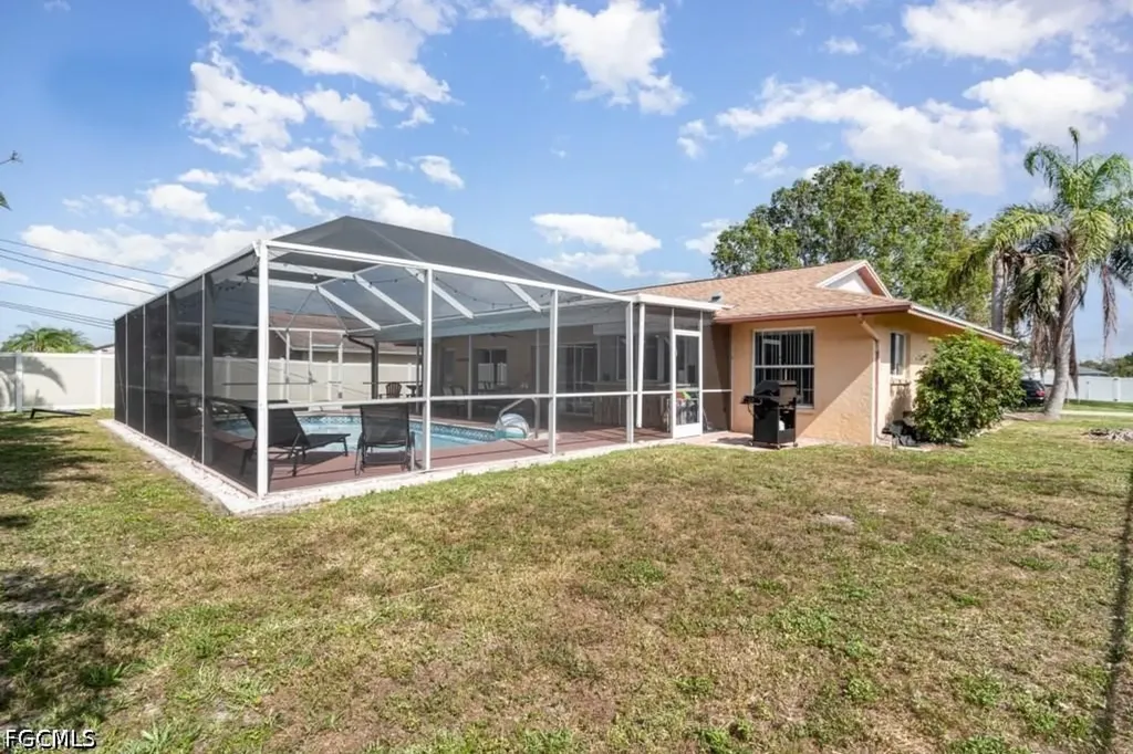 922 SE 25th Lane Cape Coral FL 33904