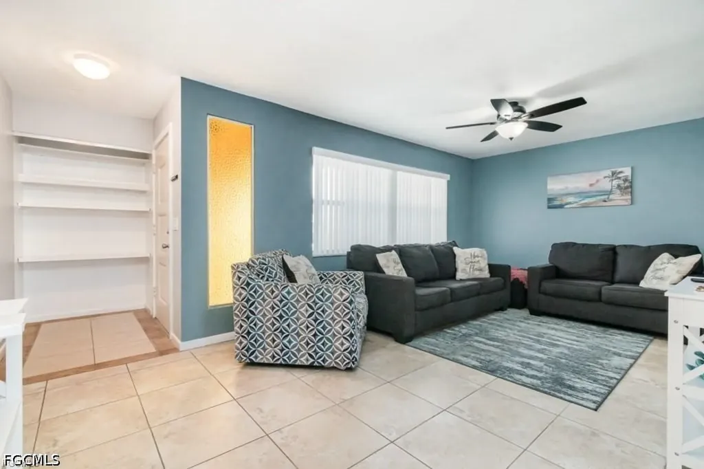 922 SE 25th Lane Cape Coral FL 33904