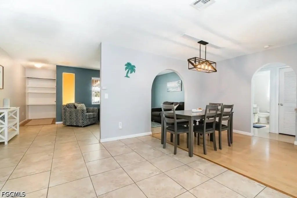 922 SE 25th Lane Cape Coral FL 33904