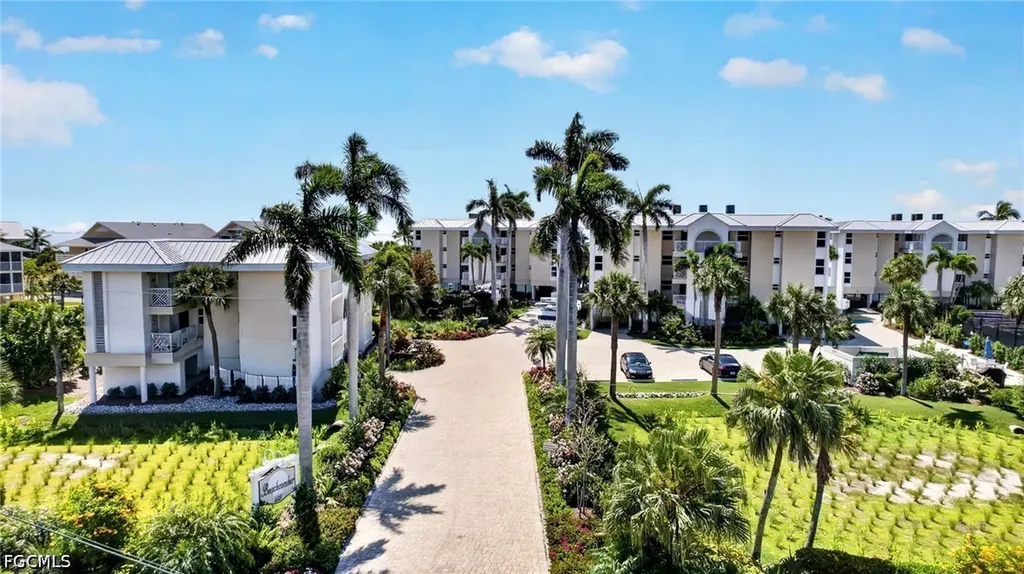 635 E Gulf Drive Sanibel FL 33957