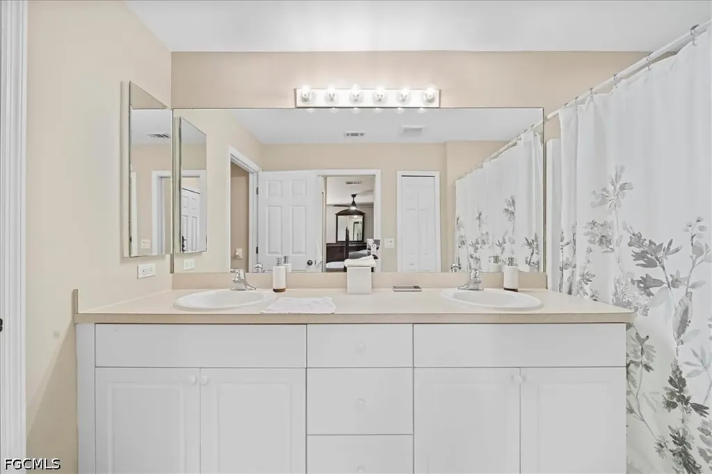 2525 NW 21st Avenue Cape Coral FL 33993