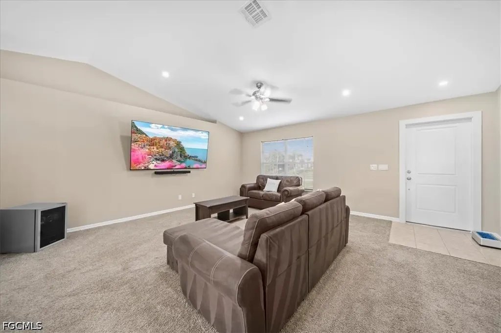 2525 NW 21st Avenue Cape Coral FL 33993