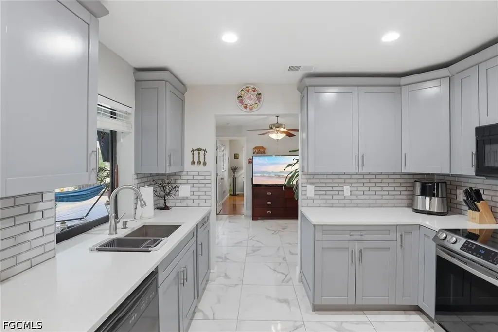 1302 SE 18 Street Cape Coral FL 33990