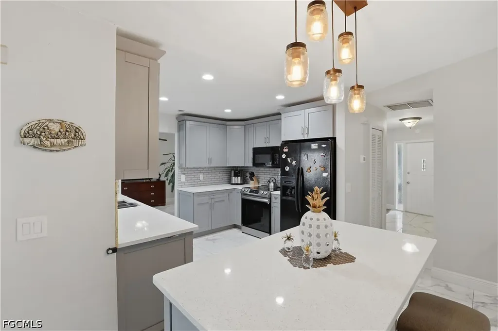 1302 SE 18 Street Cape Coral FL 33990