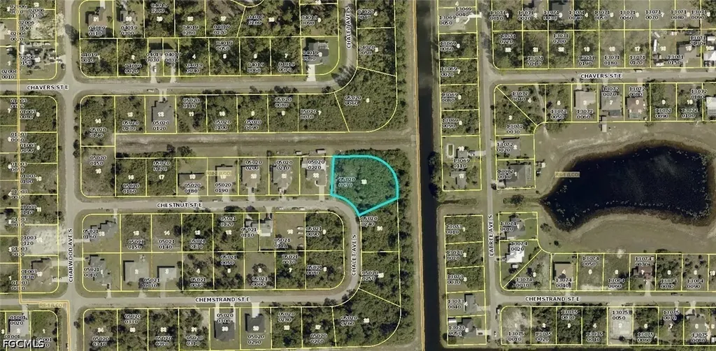 685/687 Chestnut Street E Lehigh Acres FL 33974