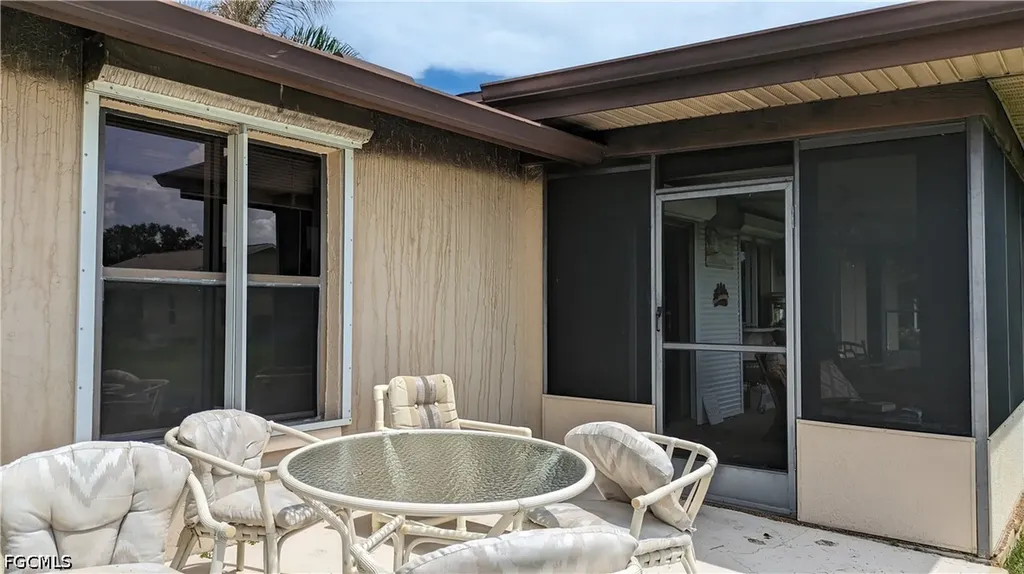 104 Fleur De Lis Lane Naples FL 34112