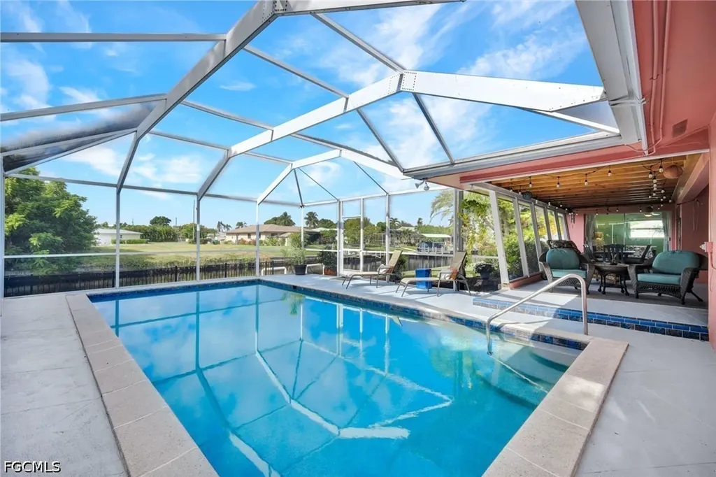 4232 SE 8th Place Cape Coral FL 33904