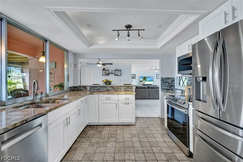 4232 SE 8th Place Cape Coral FL 33904