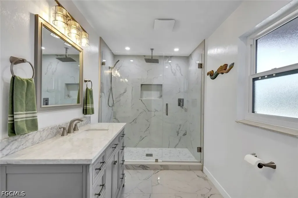 4232 SE 8th Place Cape Coral FL 33904