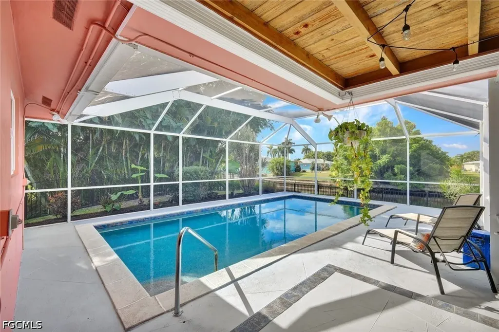 4232 SE 8th Place Cape Coral FL 33904