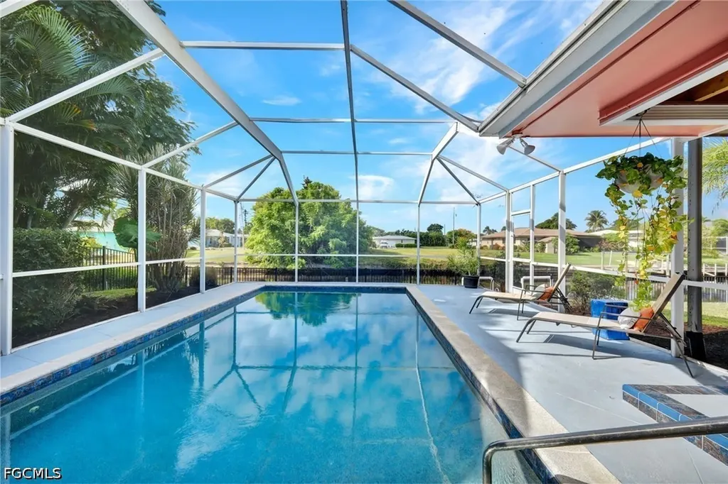 4232 SE 8th Place Cape Coral FL 33904