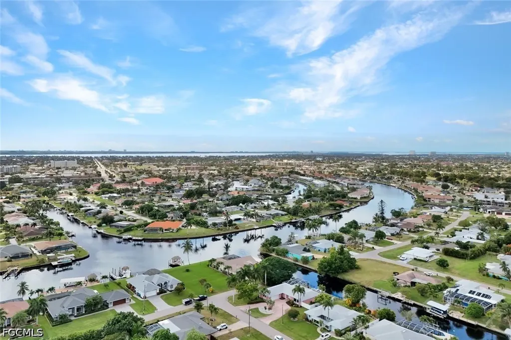 4232 SE 8th Place Cape Coral FL 33904
