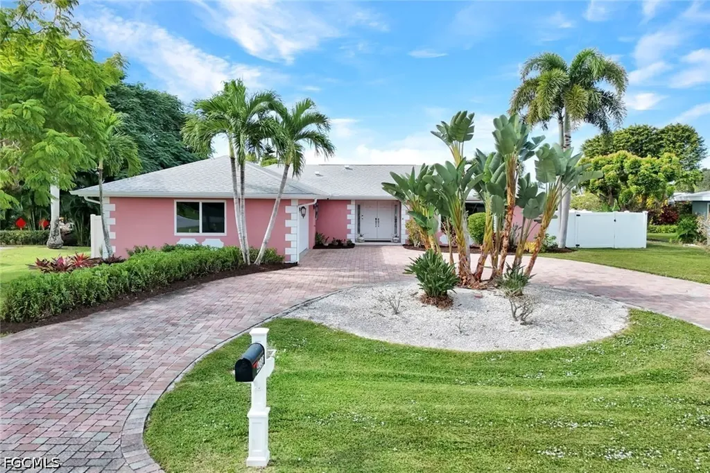 4232 SE 8th Place Cape Coral FL 33904