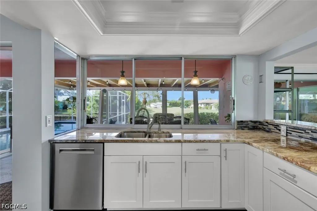 4232 SE 8th Place Cape Coral FL 33904