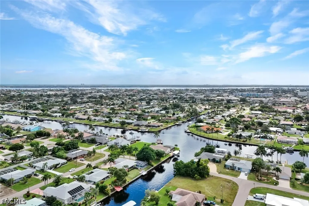4232 SE 8th Place Cape Coral FL 33904