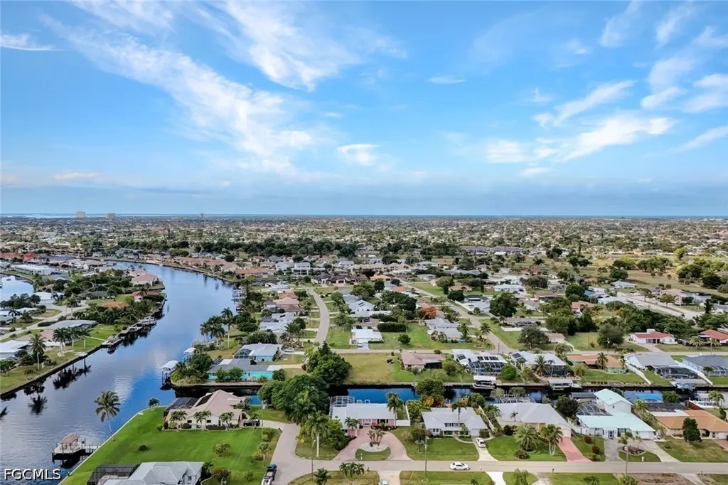 4232 SE 8th Place Cape Coral FL 33904