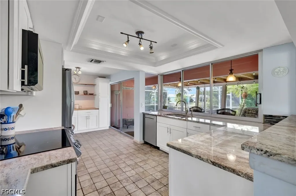 4232 SE 8th Place Cape Coral FL 33904