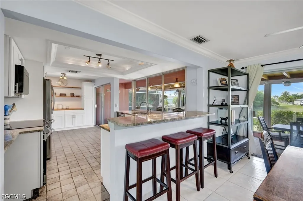 4232 SE 8th Place Cape Coral FL 33904
