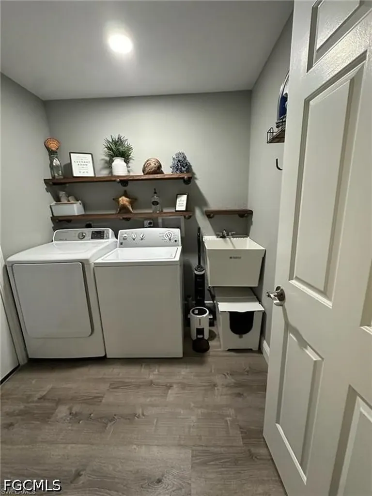 1714 SE 2nd Street Cape Coral FL 33990