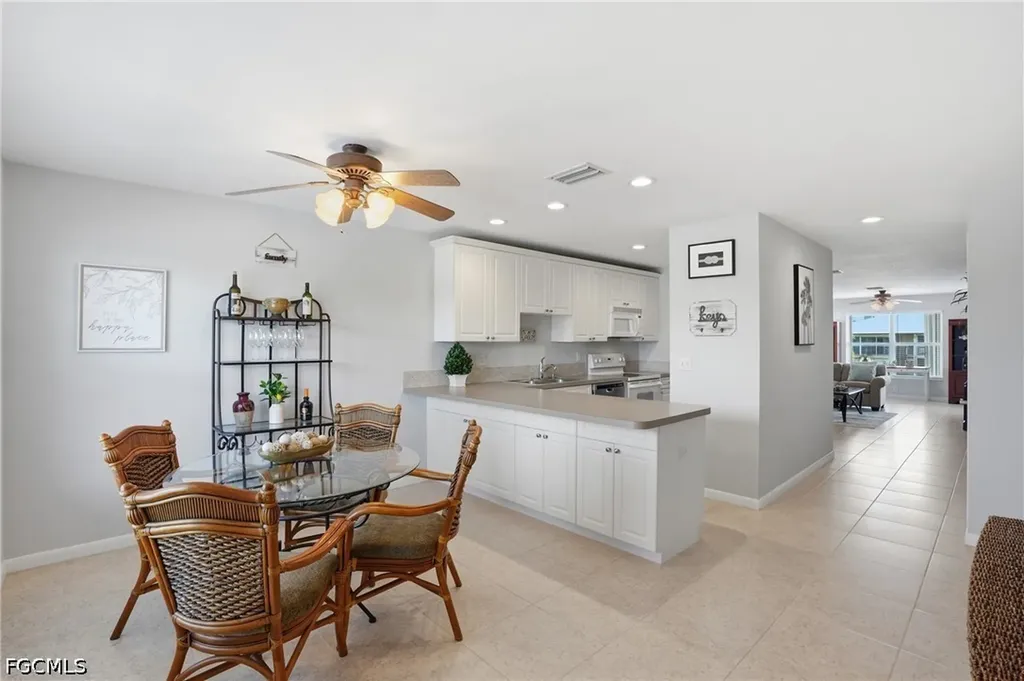 912 SE 46th Street Cape Coral FL 33904