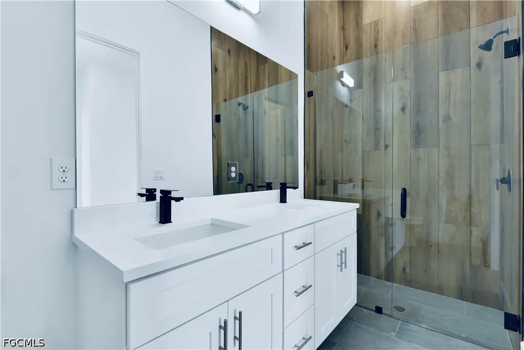 1603 E 14th Street Lehigh Acres FL 33972