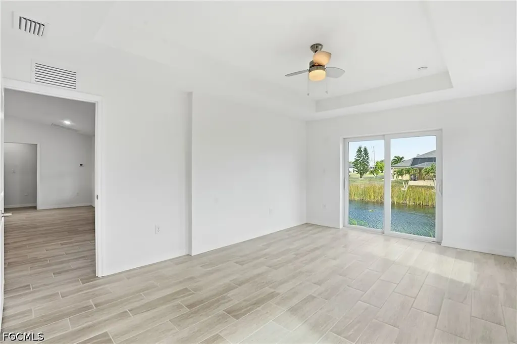 1725 NW 2nd Street Cape Coral FL 33993