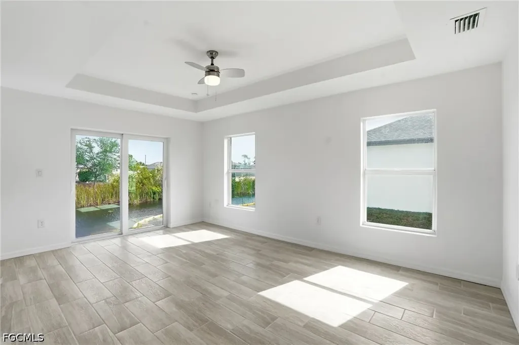 1725 NW 2nd Street Cape Coral FL 33993