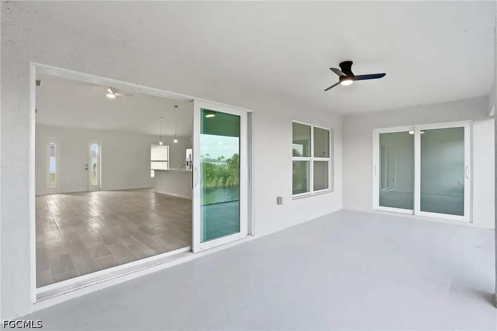 1725 NW 2nd Street Cape Coral FL 33993