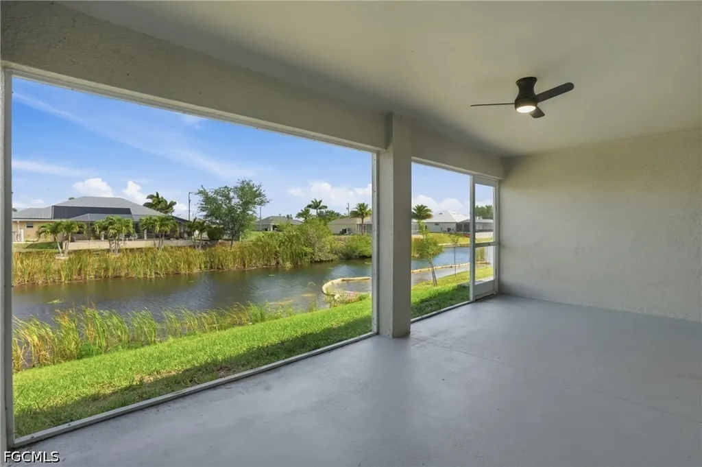 1725 NW 2nd Street Cape Coral FL 33993