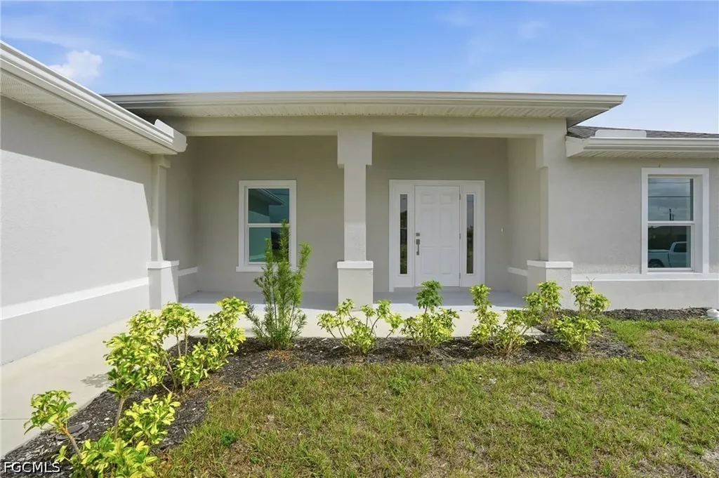 1725 NW 2nd Street Cape Coral FL 33993