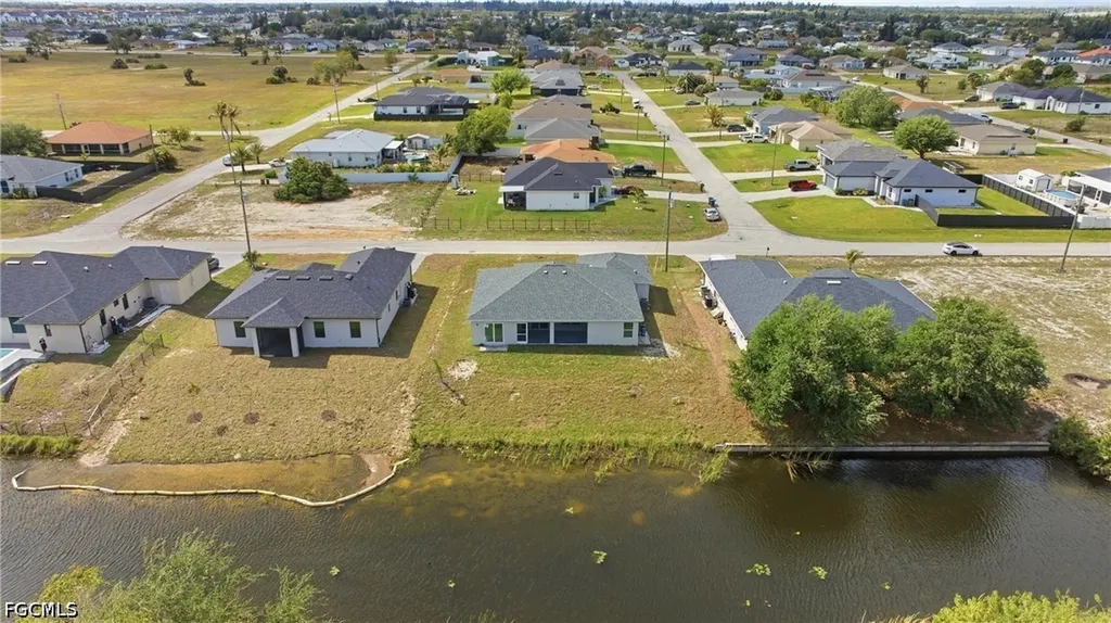 1725 NW 2nd Street Cape Coral FL 33993