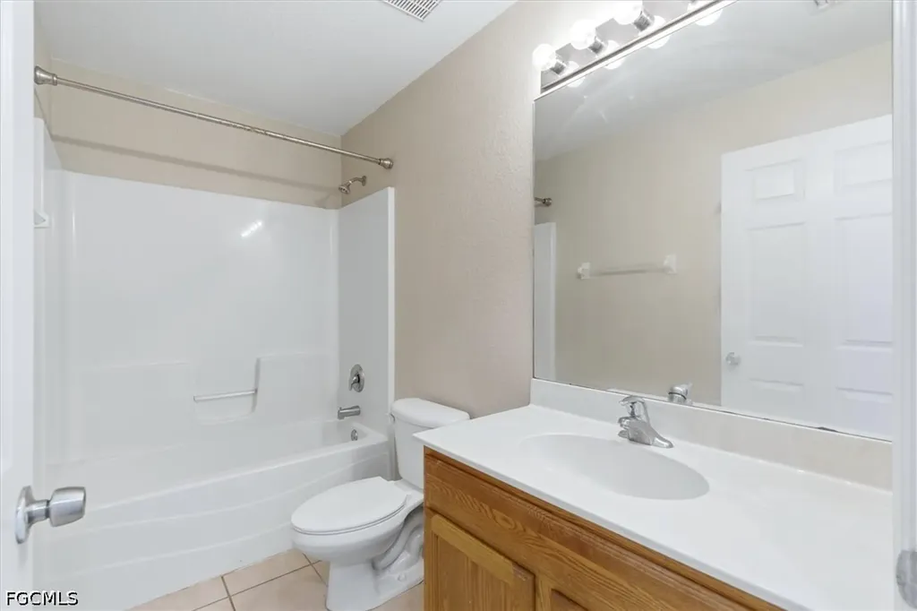 5257 Leeds Road Fort Myers FL 33907