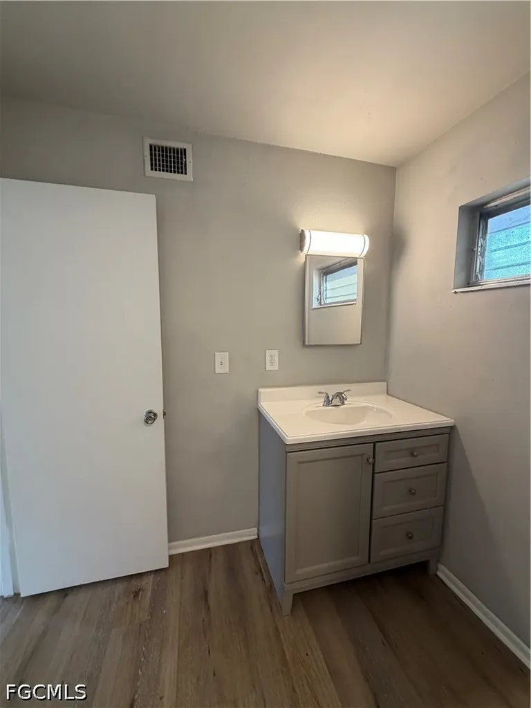 1920 W Lakeview Boulevard North Fort Myers FL 33903