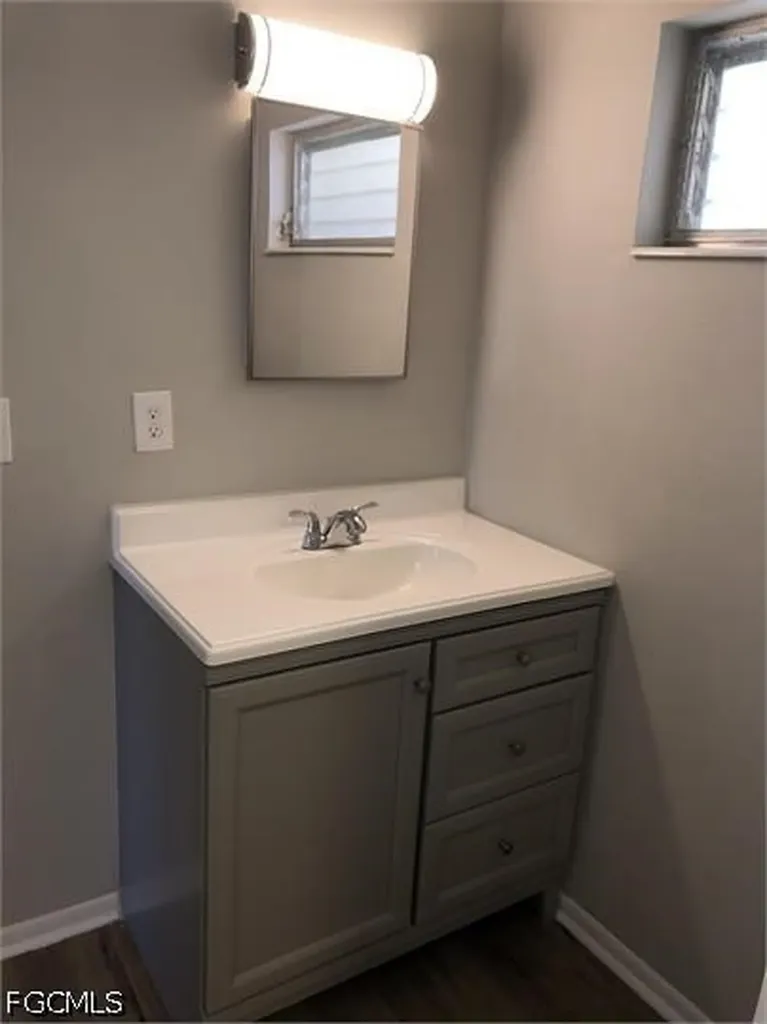 1920 W Lakeview Boulevard North Fort Myers FL 33903