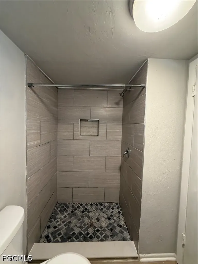1920 W Lakeview Boulevard North Fort Myers FL 33903
