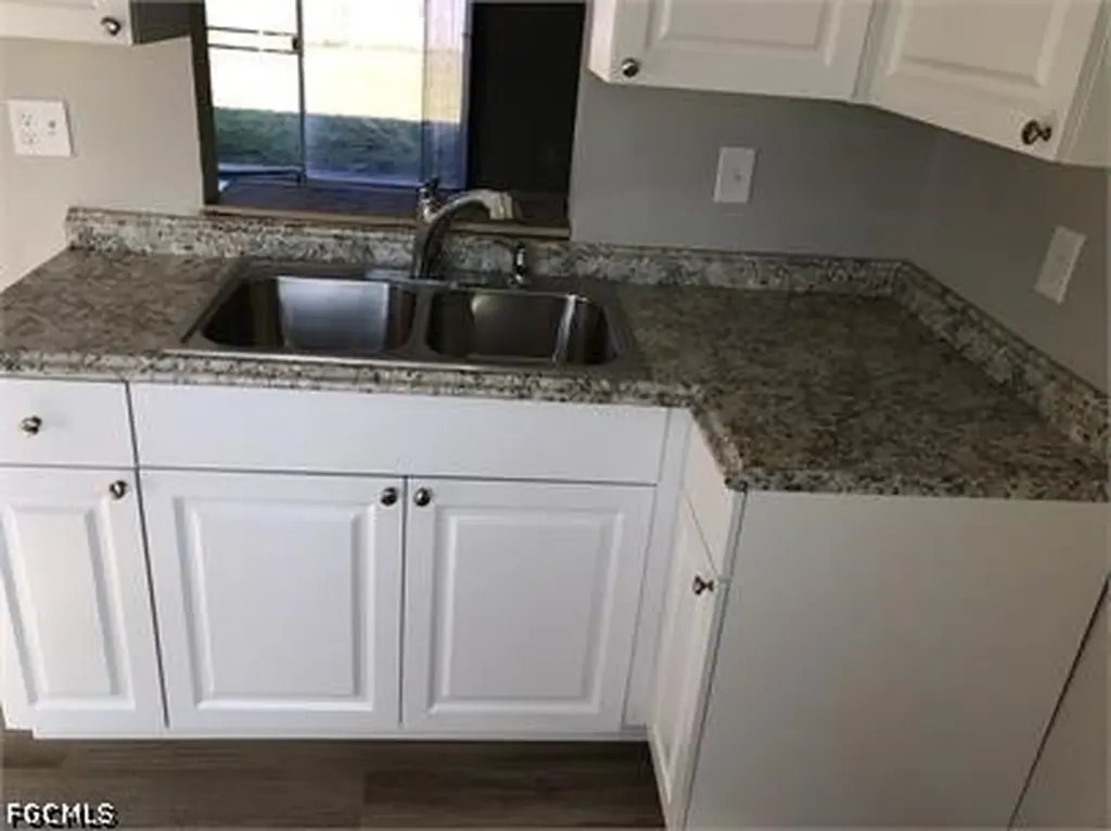 1920 W Lakeview Boulevard North Fort Myers FL 33903