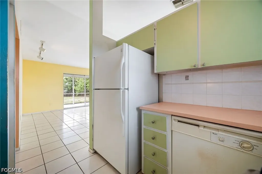 1333 SW 5th Place Cape Coral FL 33991