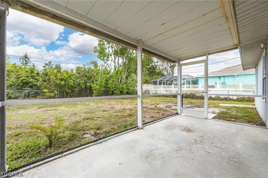 1333 SW 5th Place Cape Coral FL 33991