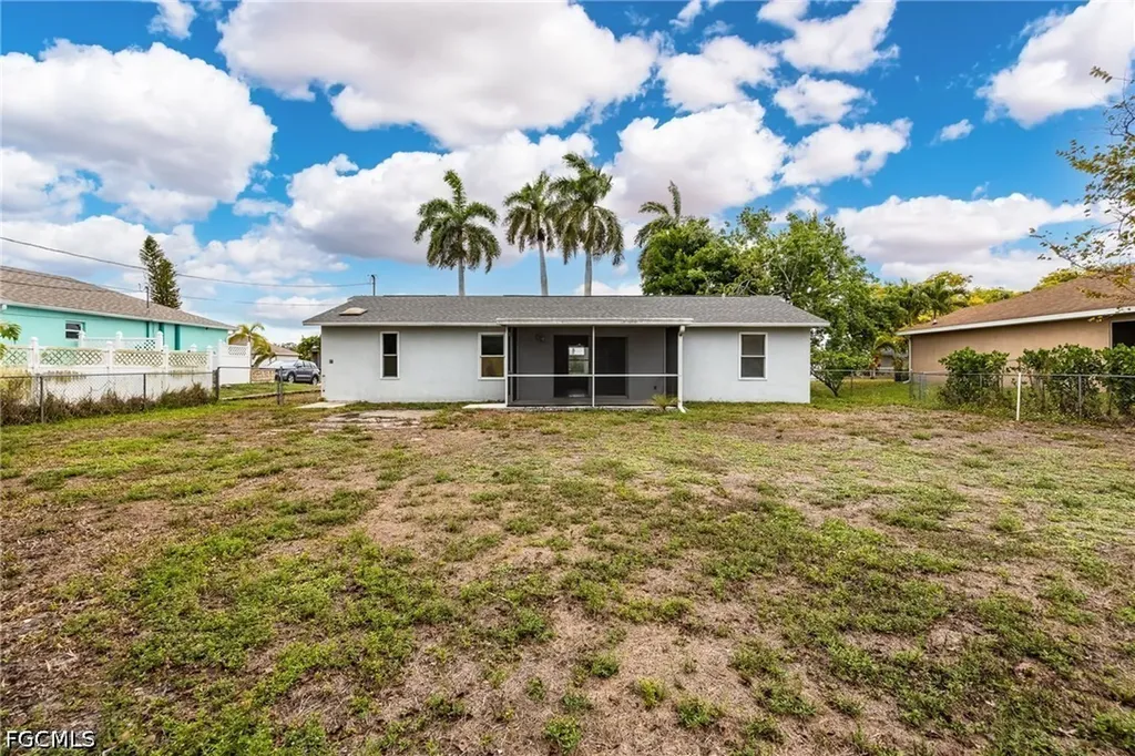 1333 SW 5th Place Cape Coral FL 33991