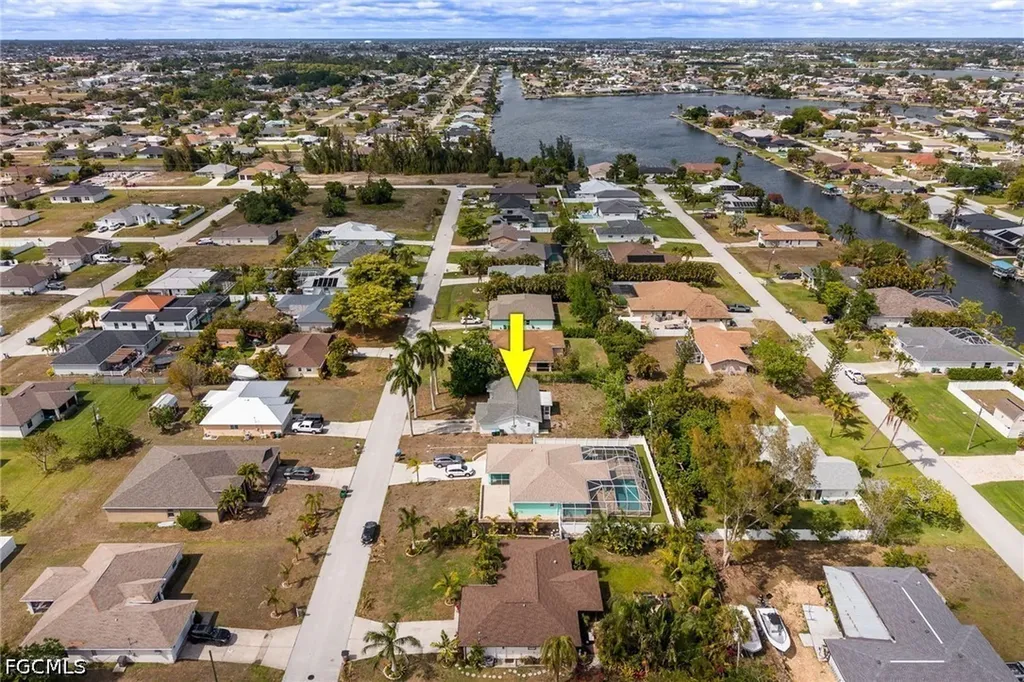 1333 SW 5th Place Cape Coral FL 33991